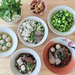 ป.ประทีป ก๋วยเตี๋ยวเรือ สาขาถนนไชยบุรี