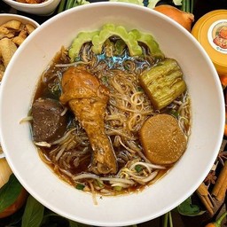 ก๋วยเตี๋ยวน่องไก่ล้วน(น่องไก่1น่อง)