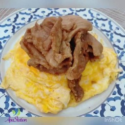 ข้าวตับหมูกระเทียม+ไข่ข้นลาวาเจ่อนัว