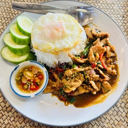 ข้าวผัดกระเพรา