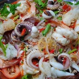 ยำวุ้นเส้นหมึกสาย