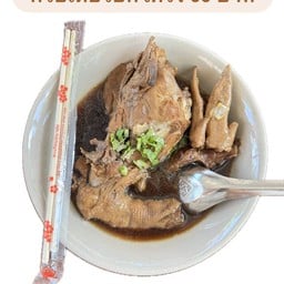 ก๋วยเตี๋ยวไก่ตุ๋นเฮือนย่า