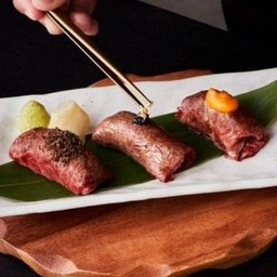 ซูชิเนื้อวากิว 3 คำ