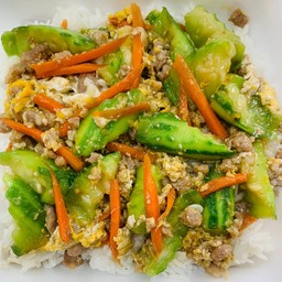 ผัดบวบหมูสับใส่ไข่