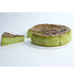 BURNT MATCHA CHEESE CAKE