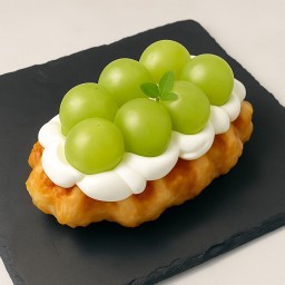 ครอฟเฟิลไซมัสคัสครีมสด Shine muscat croffle