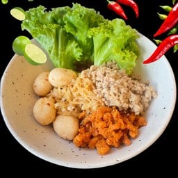 บะหมี่เป๊าะคลุกตั้งใจแซ่บ (รสต้มยำ)