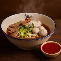 ก๋วยเตี่ยวน้ำแดง หมู