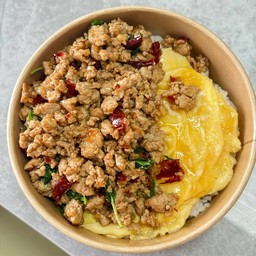 ข้าวกะเพราไข่ข้น