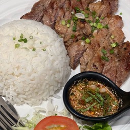 ข้างหน้าสันคอหมูคุโรบุตะย่าง น้ำจิ้มแจ่ว