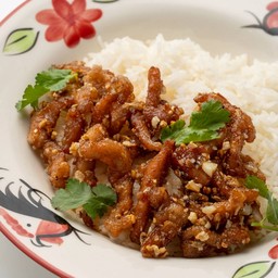 F23 ข้าวหมูทอดกระเทียม