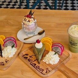 Cafe Laura Bar & Restaueant สาขา3 สาริกา