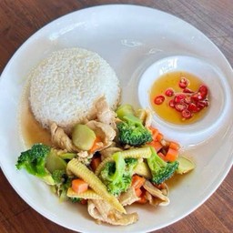 ข้าวราดผัดผักรวม