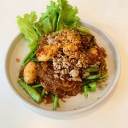 เล็กแซ่บแห้งโหนกระแส พร้อมน้ำพริกหมูกระจก