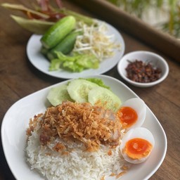 ข้าวหมูทอดกรอบ ๆ