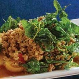 ผัดกระเพราเต้าหู้หมูสับ