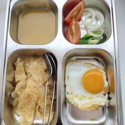 โรตีแกงธรรมดา+แกงเนื้อ+ไข่ดาว