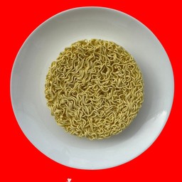 เส้นบะหมี่จีน 1ก้อน (คละสี)