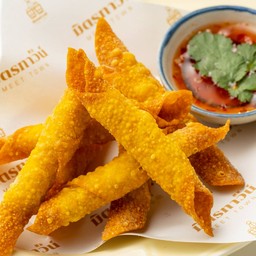 F46 เกี๊ยวม้วนไส้หมู