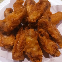 ปีกไก่ทอดราดน้ำปลา