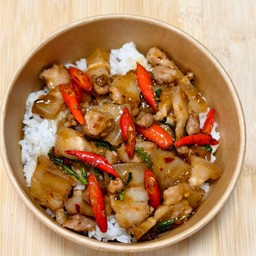 กะเพราหมูสามชั้น