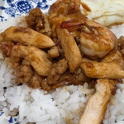 ข้าวหมูกระเทียม