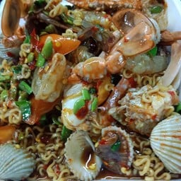 ส้มตำยำแซ่บสี่แยกปทุมวิไล
