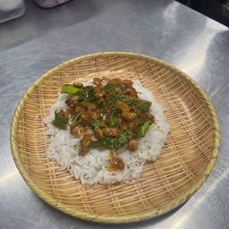 ข้าวผัดพริกแกง