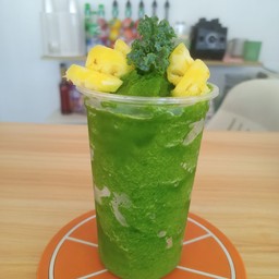 ผักเคลสมูทตี้+สับปะรด