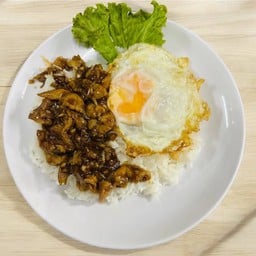 ข้าวกระเทียม หมูตุ๋น