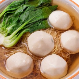 บะหมี่ฮ่องกงลูกชิ้นไข่ลาวา