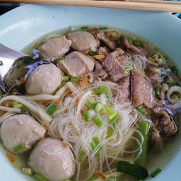 ก๋วยเตี๋ยวหมูน้ำใส