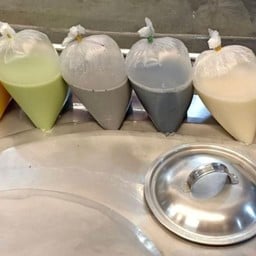 คิดถึงน้ำเต้าหู้ ตลาดแม่อุดม ซอยบ่อนไก่ อำเภอสัตหีบ