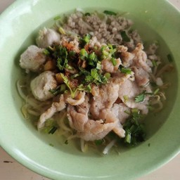 ก๋วยเตี๋ยวรวมหมู