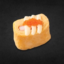 ซูชิไข่ห่อปูอัดราดน้ำสลัด