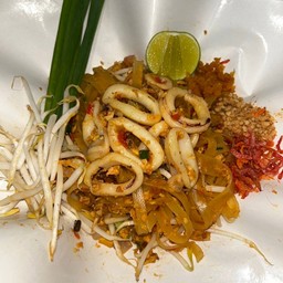 ผัดไทกินแซ่บ