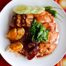 ข้าวหมูแดง&หมูกรอบ
