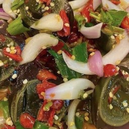 ยำไข่เยี่ยวม้า