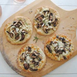 MINI MUSHROOM PIZZA 4PC พิซซ่าเห็ดมินิ 4 ชิ้น
