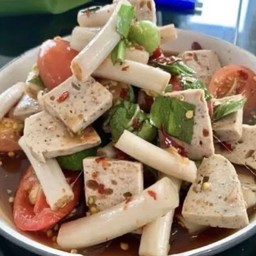 ยำไหลบัวหมูยออุบลแท้