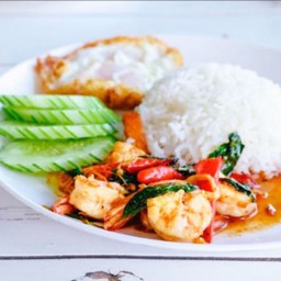 ข้าวกะเพรากุ้ง