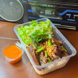 ข้าวหมูทอดน้ำปลา