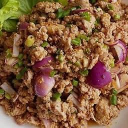 ลาบหมูราดข้าว