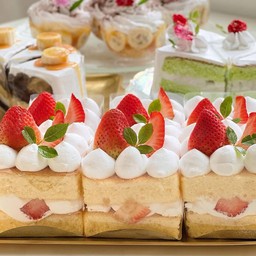 สตอเบอรี่นมสดเค้ก