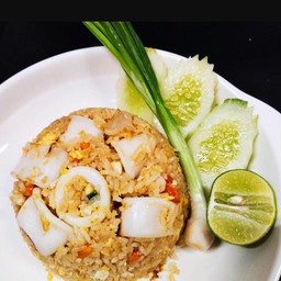ข้าวผัด ปลาหมึก