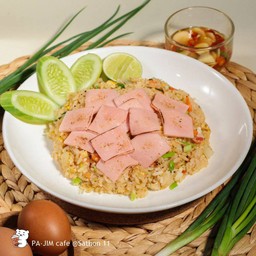 ข้าวผัดเเฮม