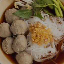 ก๋วยเตี๋ยวลูกชิ้นเนื้อ ธรรมดา