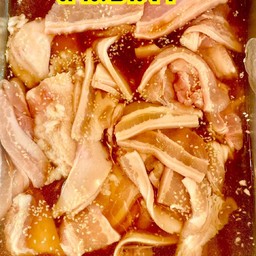 สามชั้นสไลด์หมักงา 20 ฿