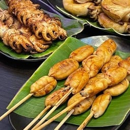 ไข่ปลาหมึกย่าง ราคาต่อไม้ ไม้ละ 3-5ชิ้น