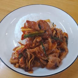 ข้าวหน้าสันคอหมูผัดพริกหมาล่า